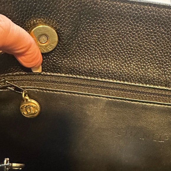 CHANEL Black Shoulder Bag with Gold Accents - Picture 12 of 17
